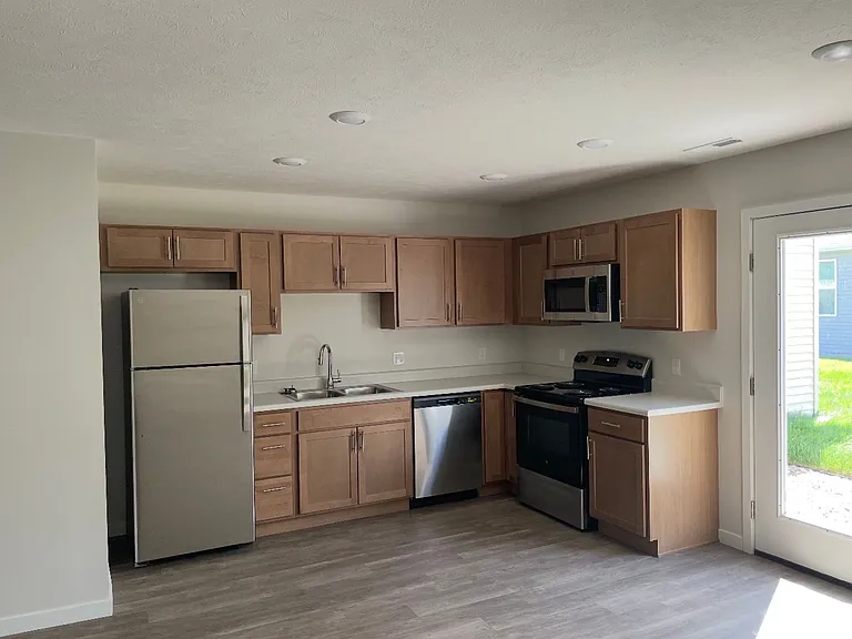 1512-1728 Apple St — Photo 8