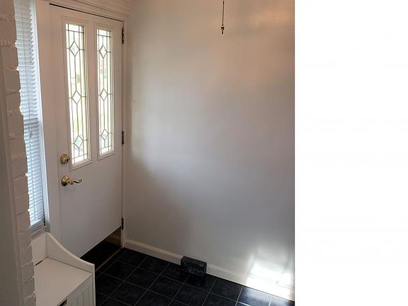 2nd image of 557 E 3rd St