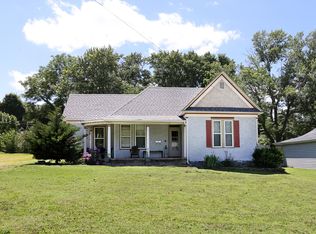 405 N Clay St, Marshfield, MO 65706
