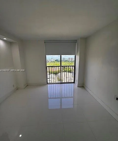 19707 Turnberry Way #24B — Photo 23