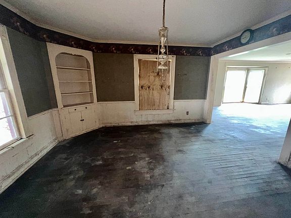 5th image of 509 E Young St