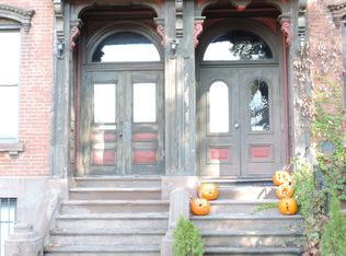 32 Buckingham St APT 2, Hartford, CT 06106