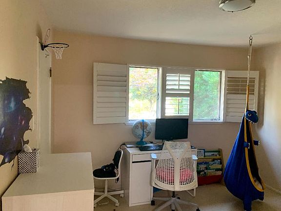 3rd image of 4828 Crestwood Way