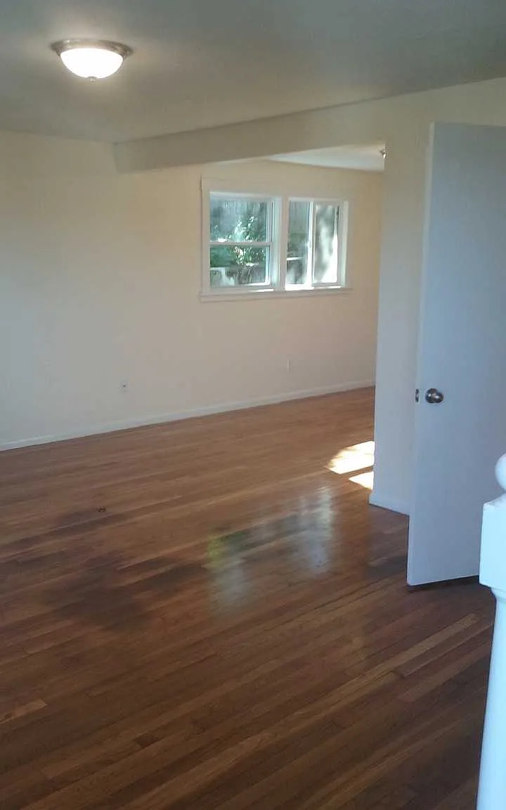 3 bed, $3,000 — Photo 4