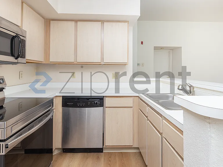 7270 W Pointe Dr #931 — Photo 1