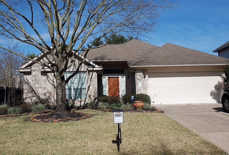 1st image of 10710 Knoll Bend Ln
