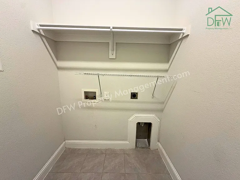 302 Julia Ln — Photo 28