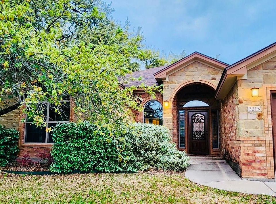 1st image of 3215 Escalera Dr