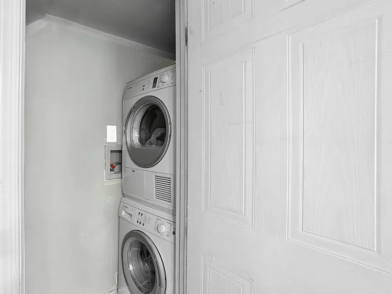 301 G St NE #32 — Photo 15