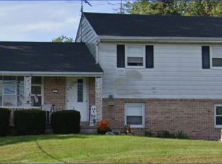 2835 N Charlotte St, Gilbertsville, PA 19525