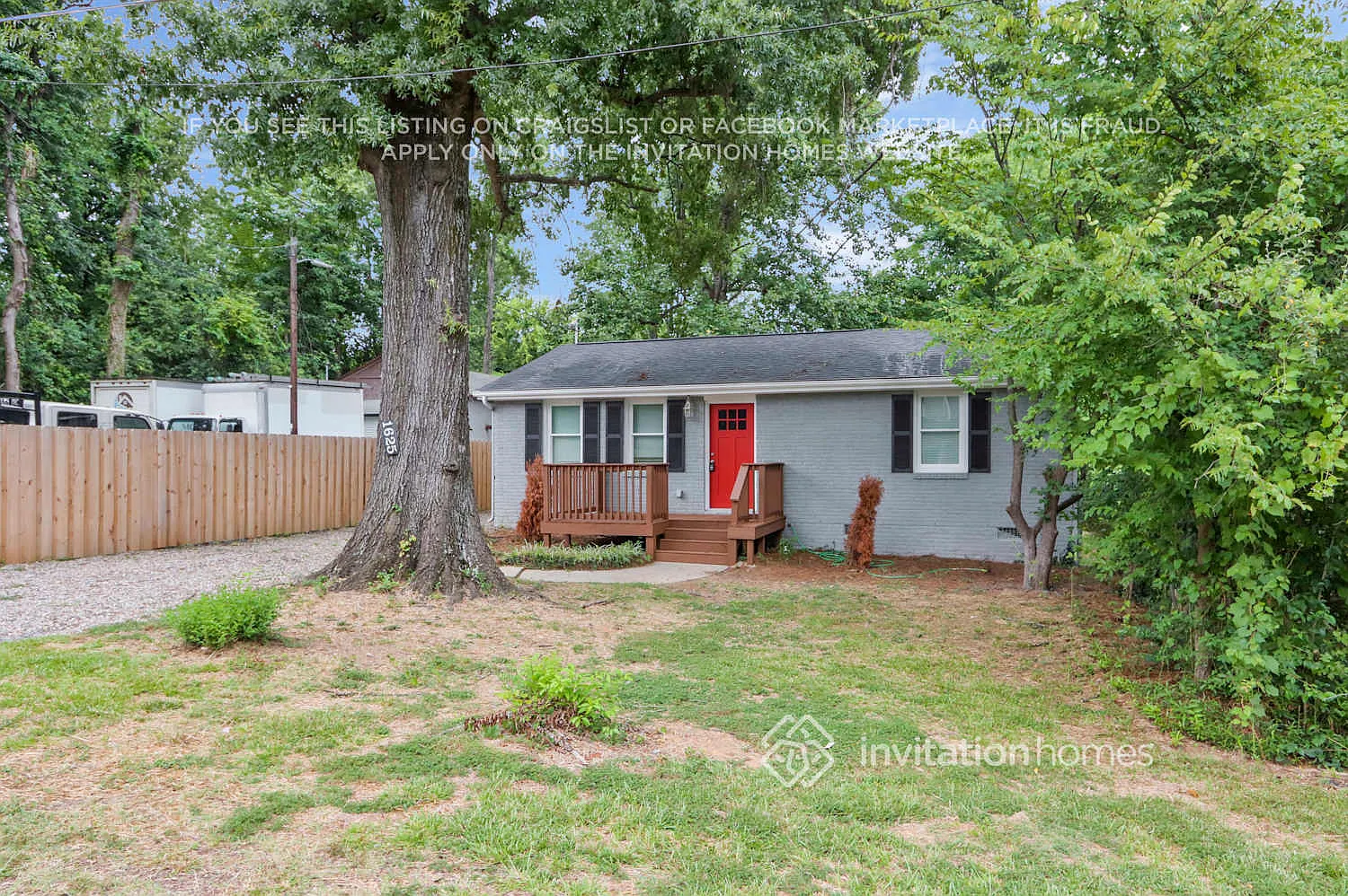 1625 Finchley Dr Charlotte, NC 28215 — Photo 3