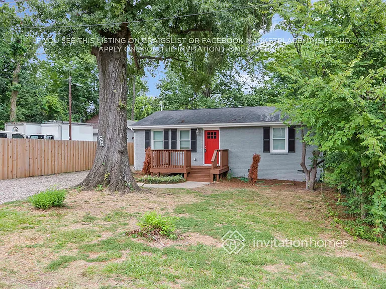 1625 Finchley Dr — Photo 3