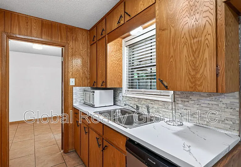 138 Bobolink Dr — Photo 13