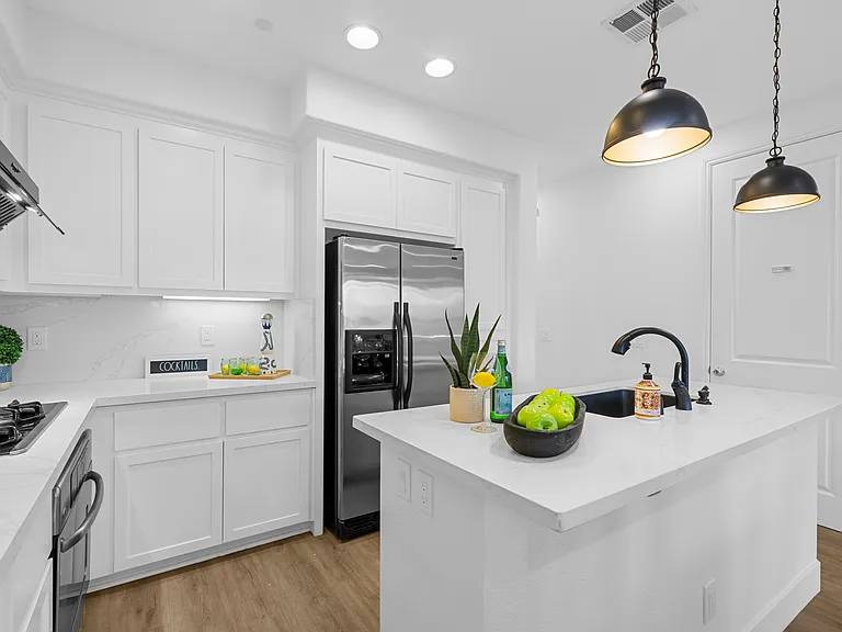1469 W San Carlos St — Photo 17