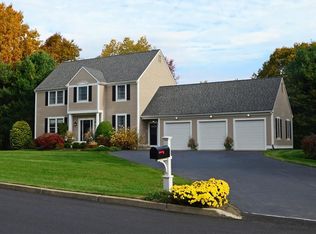 100 Sheep Farm Dr, East Greenwich, RI 02818