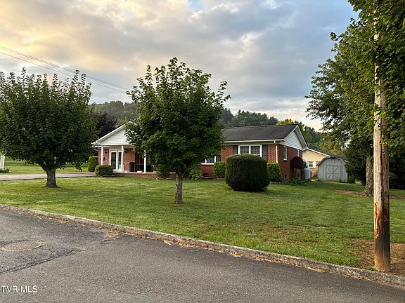 2nd image of 111 Brown Pl