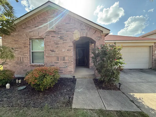 1331 Newton Dr, Cedar Hill, TX 75104