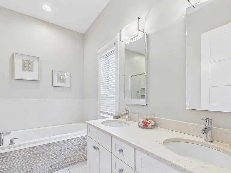 74 Greenway Park Ave — Photo 17