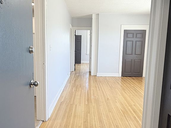 3rd image of 1518 University Ave W #13