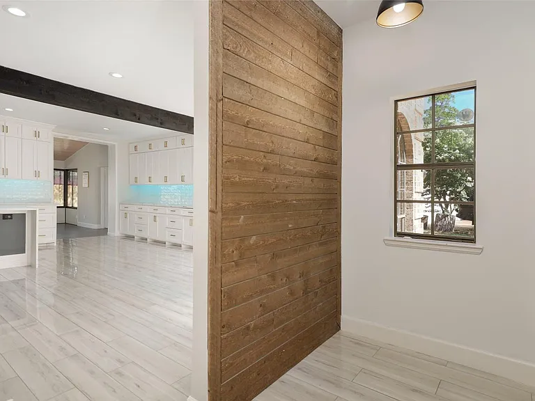 24 Hornsilver Pl — Photo 3