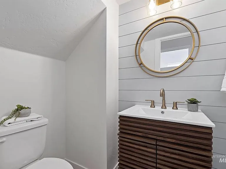 1533 N Pineview Ln — Photo 12