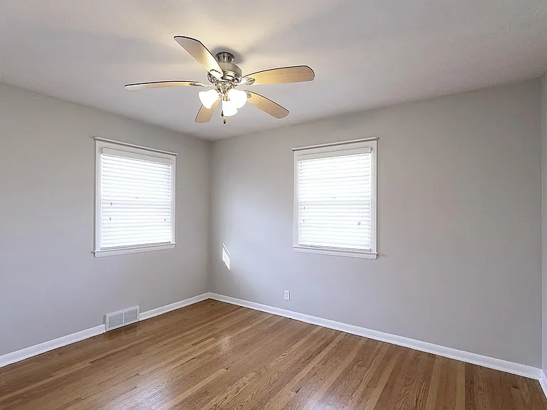 5540 Oldham St — Photo 10