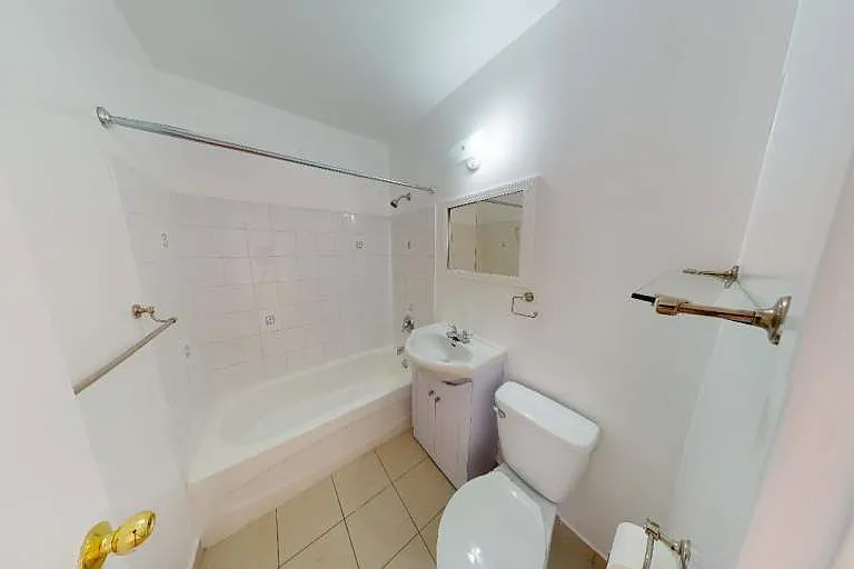 506 Danforth Rd #BACHELOR DEN — Photo 5