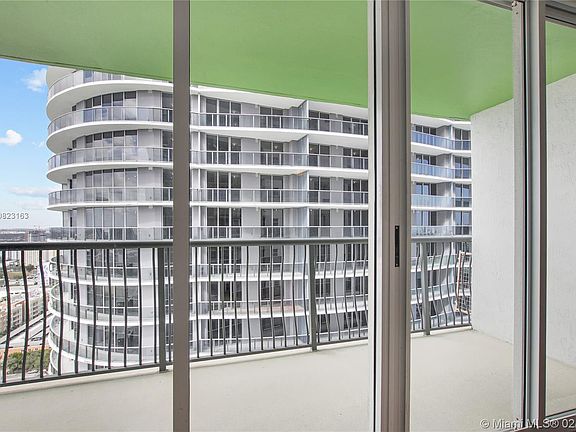 3rd image of 1752 N Bayshore Dr #29L