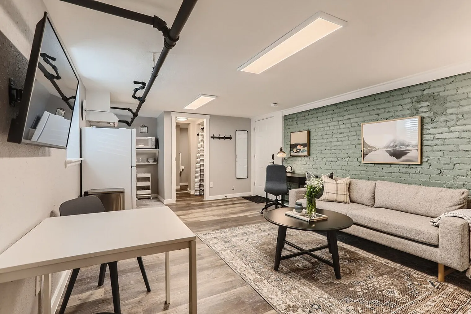 1 bed, 1.0 bath, 409 sqft, $2,506 — Photo 2