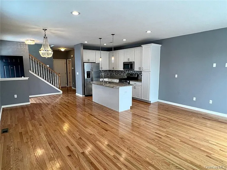 95 Meadow View Dr — Photo 12