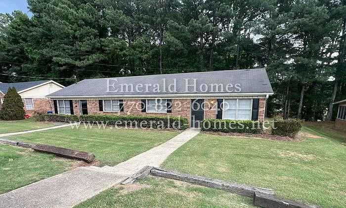 80 Curtis Rd — Photo 1