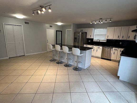 3rd image of 2417 Sundy Avenue