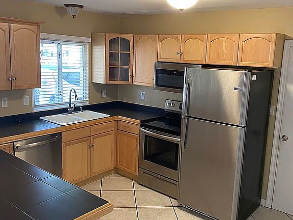 All appliances SS - 1 yr old