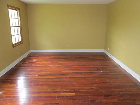 4th image of 5433 Lambeth Dr