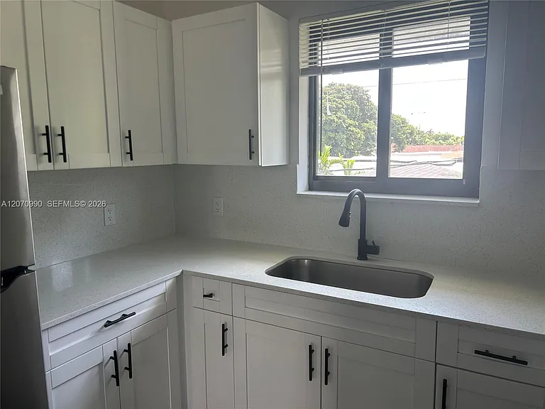 3417 NW 22nd Ave #12 — Photo 4