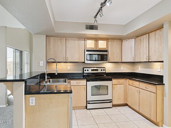 5th image of 19637 N 49TH Avenue