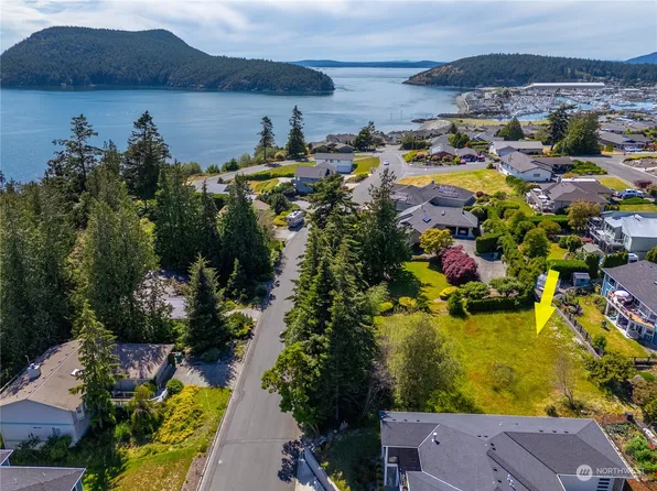 4610 Bryce Drive, Anacortes, WA 98221