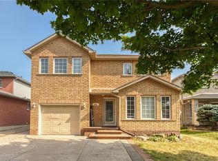 971 W 5th St, Hamilton, ON L9C5R6