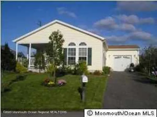 12 Lumberton Avenue, Manahawkin, NJ 08050