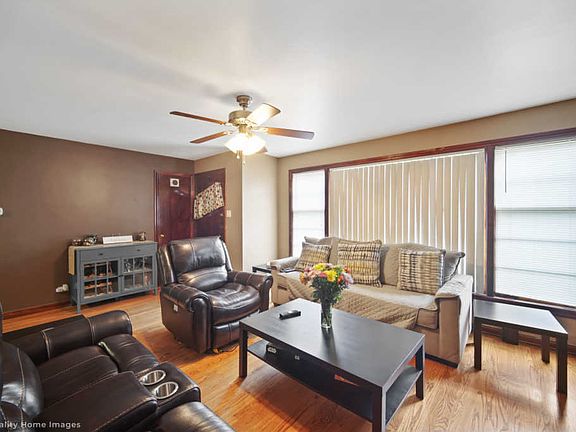 4th image of 6811 S Kilbourn Ave