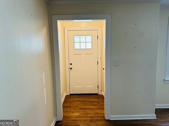 2nd image of 110 N Chilton Cres