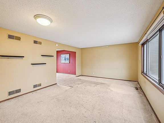 2nd image of 12070 Meadowlark Ct