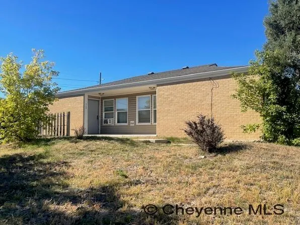 525 W 5th St, Cheyenne, WY 82007