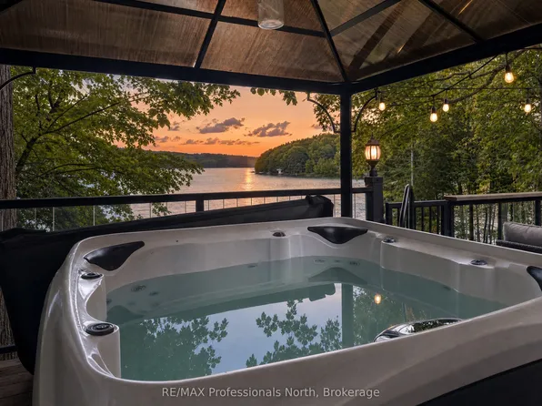 1202 Shea Rd #4, Muskoka Lakes, ON P0B 1M0
