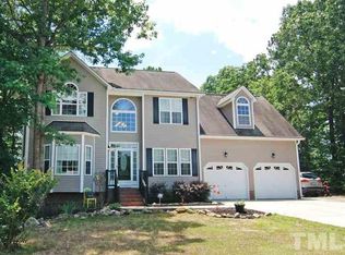 16 Rocky Point Ct, Fuquay Varina, NC 27526