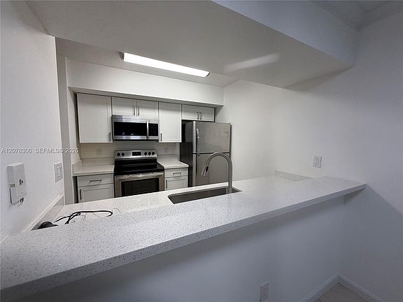 5th image of 18226 Mediterranean Blvd #3-16