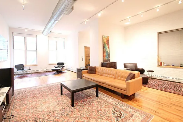 Rented by Level Group | media 11