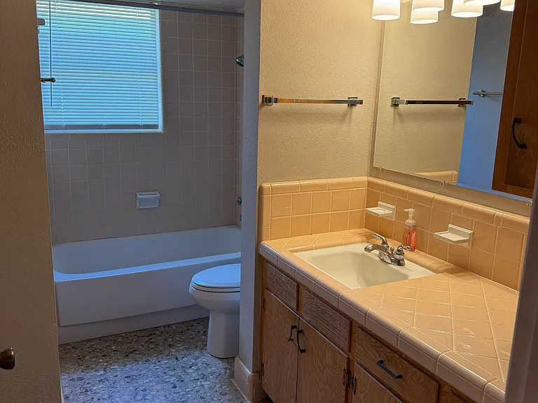4629 Janssen Dr — Photo 8
