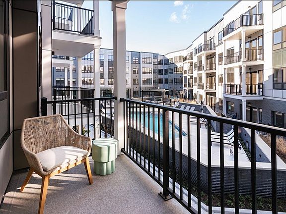 4th image of 3 Park Ave #1408