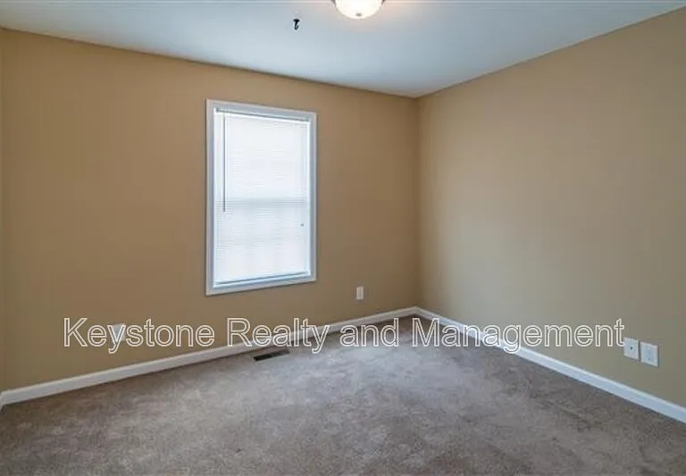 1721 Thistlewood Dr #C — Photo 11